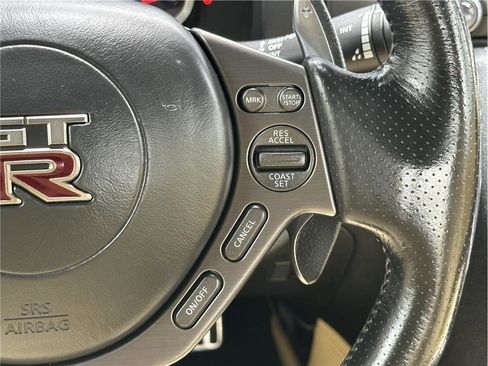 Used 2015 Nissan GT-R Premium AWD/4WD image 21