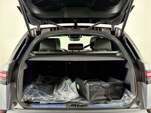 New 2026 Land Rover Range Rover Velar Dynamic SE image 25