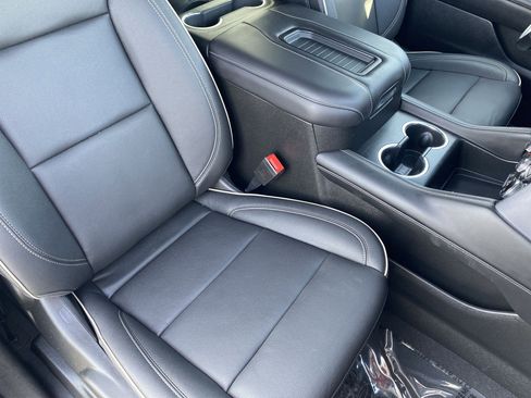 Used 2022 GMC Yukon XL SLT w/ SLT Premium Package image 33