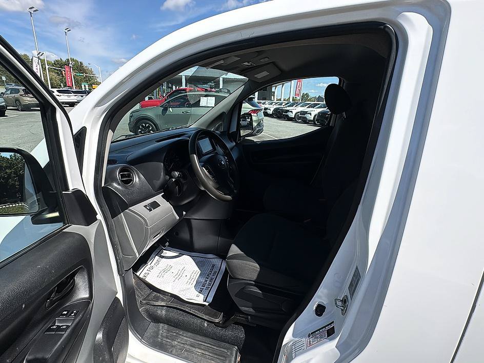Used 2021 Nissan NV200 S FWD image 18