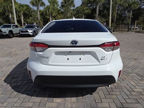Used 2025 Toyota Corolla LE image 10