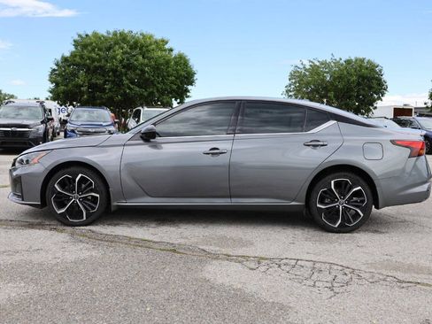 Used 2023 Nissan Altima 2.5 SR w/ SR Premium Package AWD/4WD image 8