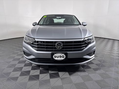 Used 2021 Volkswagen Jetta SE w/ SE Cold Weather Package image 2