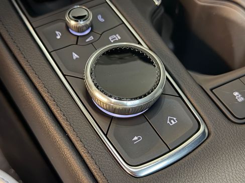 Certified 2024 Cadillac XT4 Sport FWD image 33