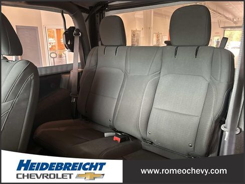 Used 2023 Jeep Wrangler Sport AWD/4WD image 13