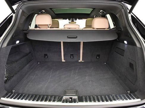 Used 2022 Porsche Cayenne Platinum Edition image 55
