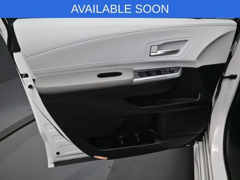 Used 2026 Toyota Sienna XLE FWD image 11