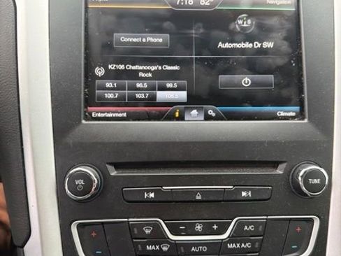 Used 2016 Ford Fusion SE FWD image 37
