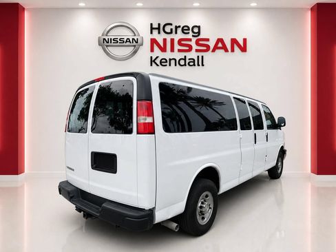 Used 2024 Chevrolet Express 3500 LS RWD image 2