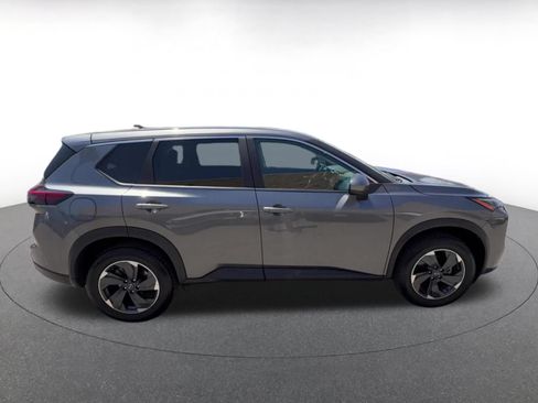 Used 2025 Nissan Rogue SV AWD/4WD image 16