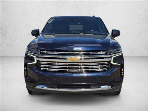 Used 2023 Chevrolet Suburban LT image 2