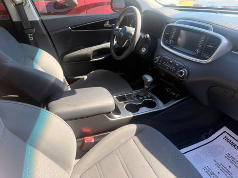Used 2020 Kia Sorento FWD V6 image 13