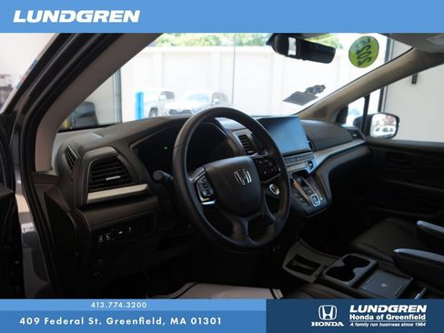 Used 2025 Honda Odyssey EX-L image 12