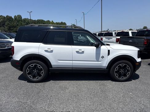 Used 2025 Ford Bronco Sport Outer Banks w/ Outer Banks Tech Package+ AWD/4WD image 8