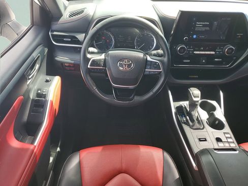 Used 2023 Toyota Highlander XSE image 15