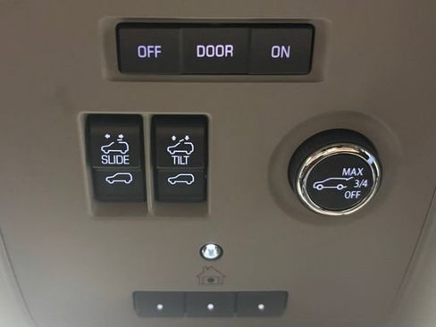 Used 2019 GMC Yukon XL SLT w/ Graphite Performance Edition RWD image 36