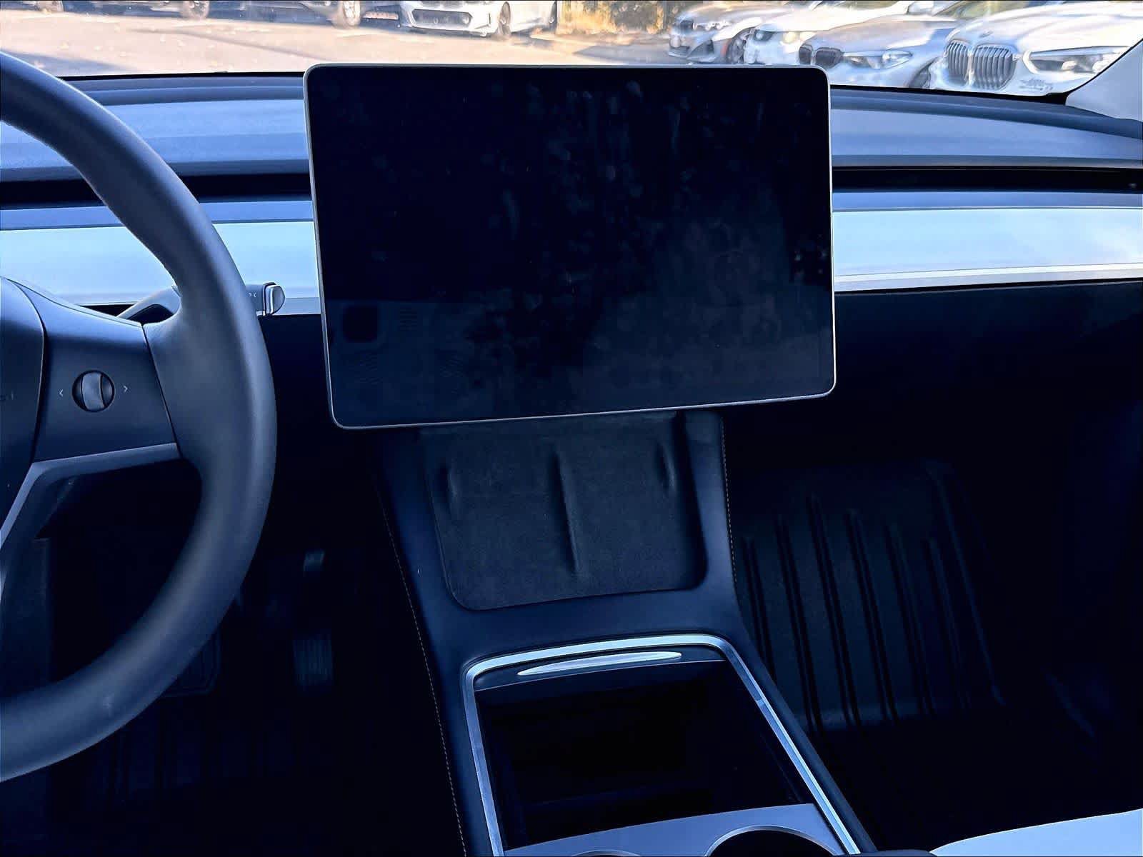 Used 2023 Tesla Model Y AWD image 11