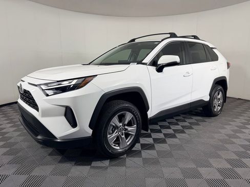 Used 2025 Toyota RAV4 XLE image 3