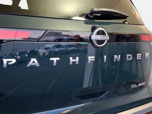 Used 2024 Nissan Pathfinder SL image 33