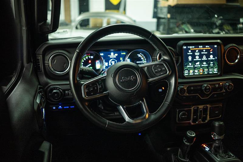 Used 2022 Jeep Wrangler Unlimited Sahara AWD/4WD image 15