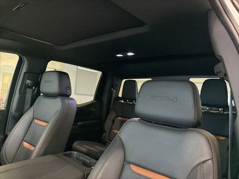 Used 2025 GMC Sierra 1500 AT4 w/ AT4 Premium Package AWD/4WD image 17