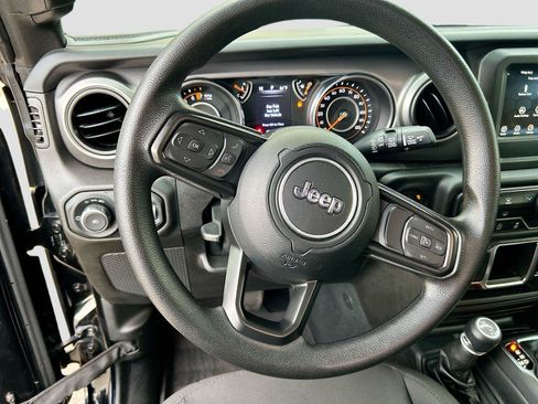 Used 2022 Jeep Wrangler Unlimited Sport AWD/4WD image 36
