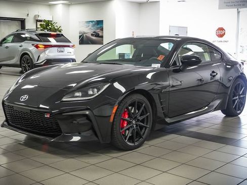 Used 2024 Toyota GR86 Premium w/ Performance Package RWD image 4