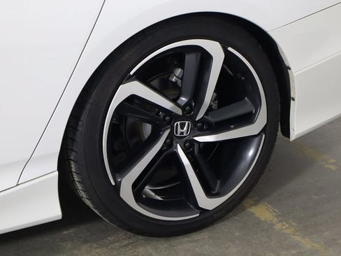 Used 2018 Honda Accord Sport image 37