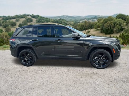 Used 2024 Jeep Grand Cherokee Limited w/ Black Appearance Package RWD image 11