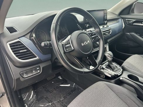 Used 2023 Kia Seltos S FWD image 19