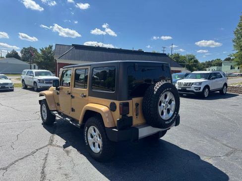 Used 2013 Jeep Wrangler Unlimited Sahara w/ Connectivity Group AWD/4WD image 5