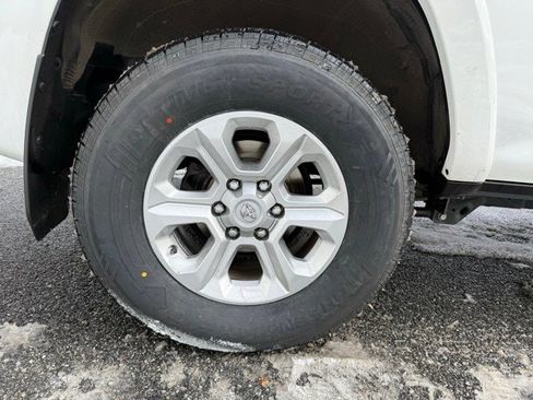 Used 2022 Toyota 4Runner SR5 Premium image 35