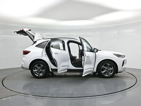 Certified 2023 Ford Escape ST-Line w/ Equipment Group 301A image 5