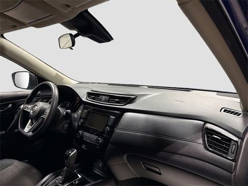 Used 2020 Nissan Rogue SV image 27