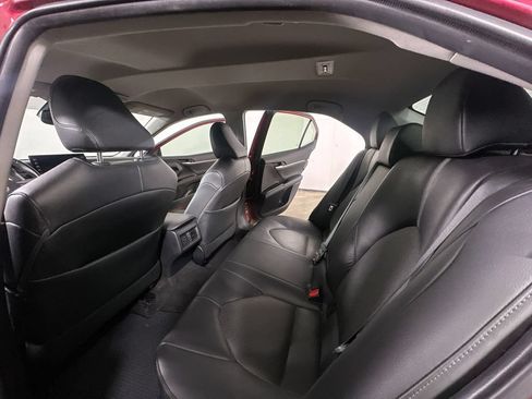 Used 2021 Toyota Camry XLE FWD image 15