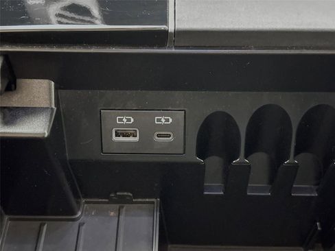 Used 2022 Toyota Tundra SR5 w/ SR5 Premium Package image 37