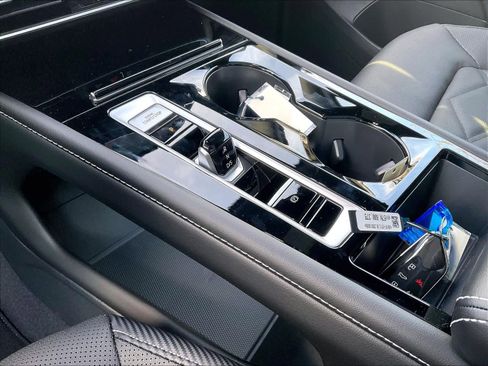 New 2026 Volkswagen Atlas Cross Sport SE image 14