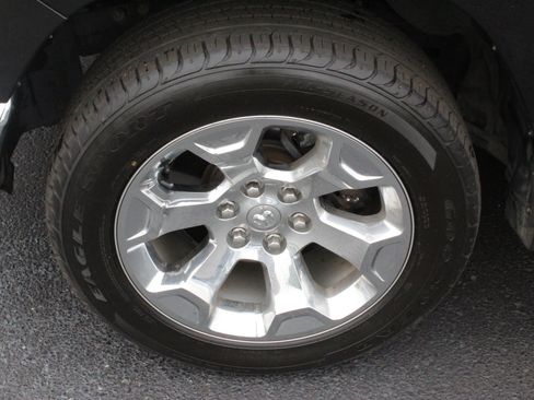 Used 2020 RAM 1500 Big Horn AWD/4WD image 11