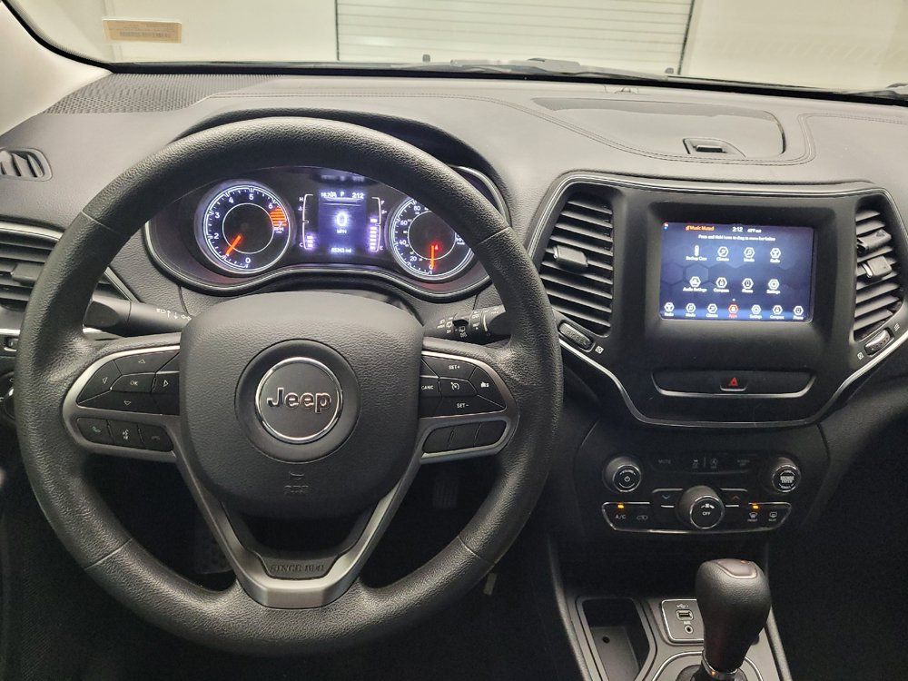 Used 2019 Jeep Cherokee Latitude w/ Popular Appearance Group FWD image 22