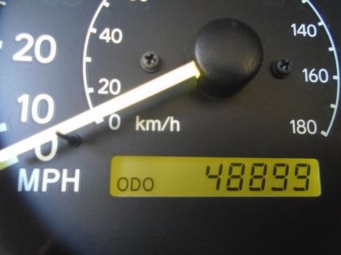 Used 2002 Toyota Corolla CE image 9