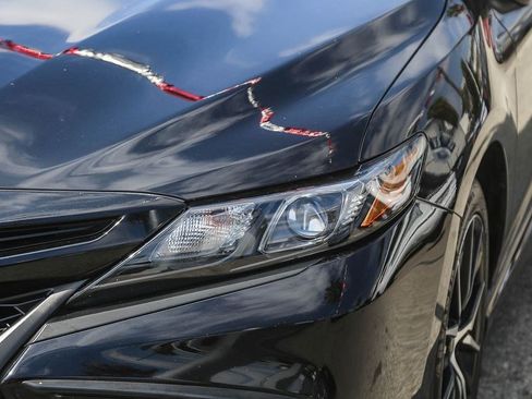 Used 2023 Toyota Camry SE FWD image 4