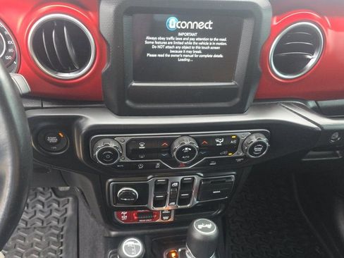 Used 2021 Jeep Wrangler Unlimited Rubicon AWD/4WD image 6