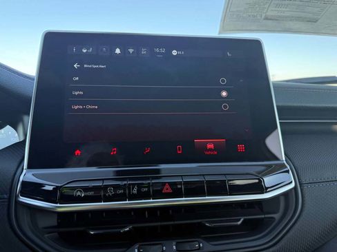 New 2026 Jeep Compass Latitude image 28