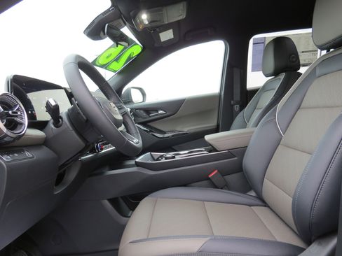 New 2026 Chevrolet Equinox LT w/ Convenience Package II image 17