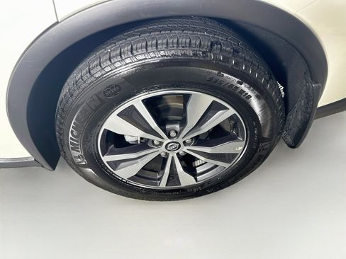 Used 2024 Nissan Murano SV AWD/4WD image 11