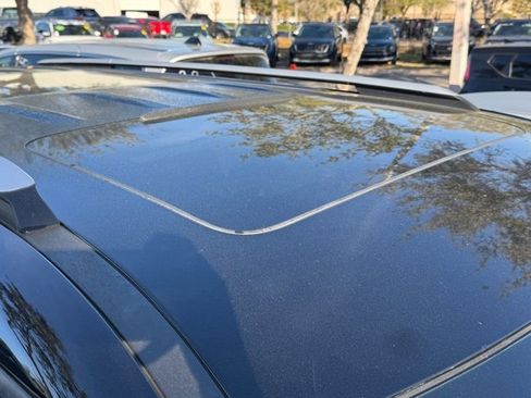 Certified 2024 Kia Carnival SX Prestige image 9