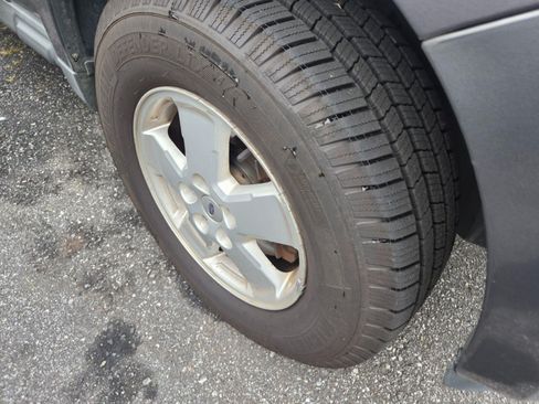 Used 2012 Ford Escape XLT FWD image 4