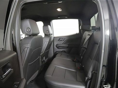 New 2025 Chevrolet Colorado LT w/ LT Convenience Package image 8