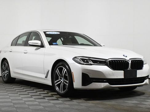 Certified 2022 BMW 530i xDrive w/ Convenience Package image 9