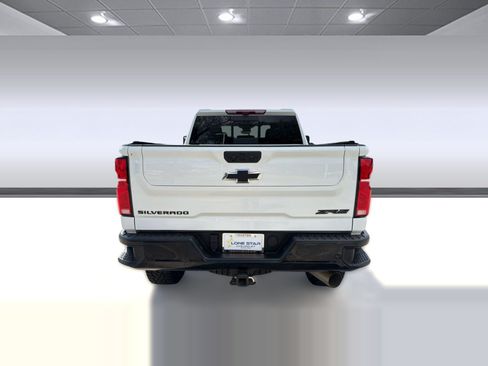 Used 2025 Chevrolet Silverado 2500 ZR2 w/ Technology Package AWD/4WD image 9